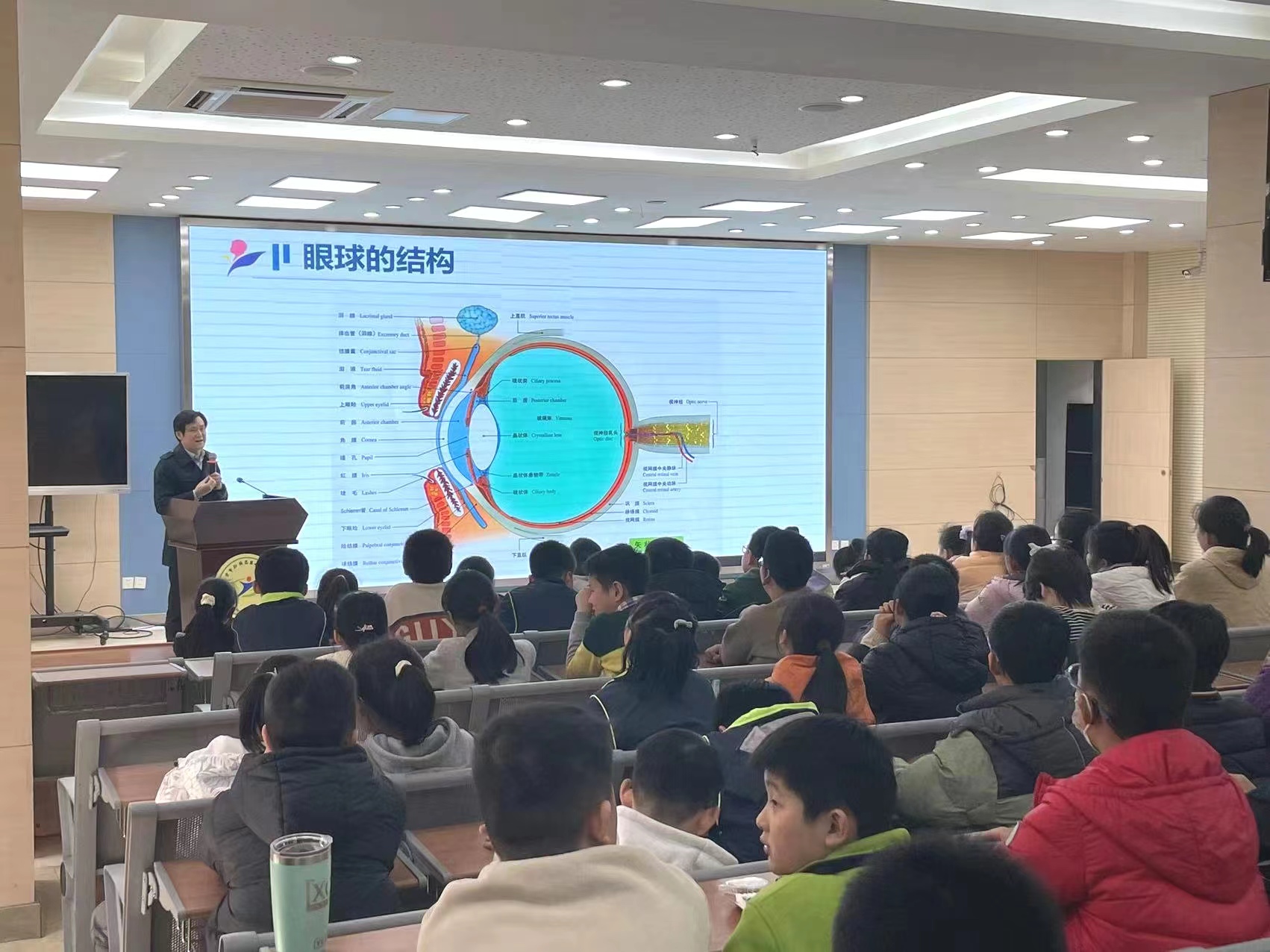 姚家齐医生.jpg 姚家齐医生.jpg