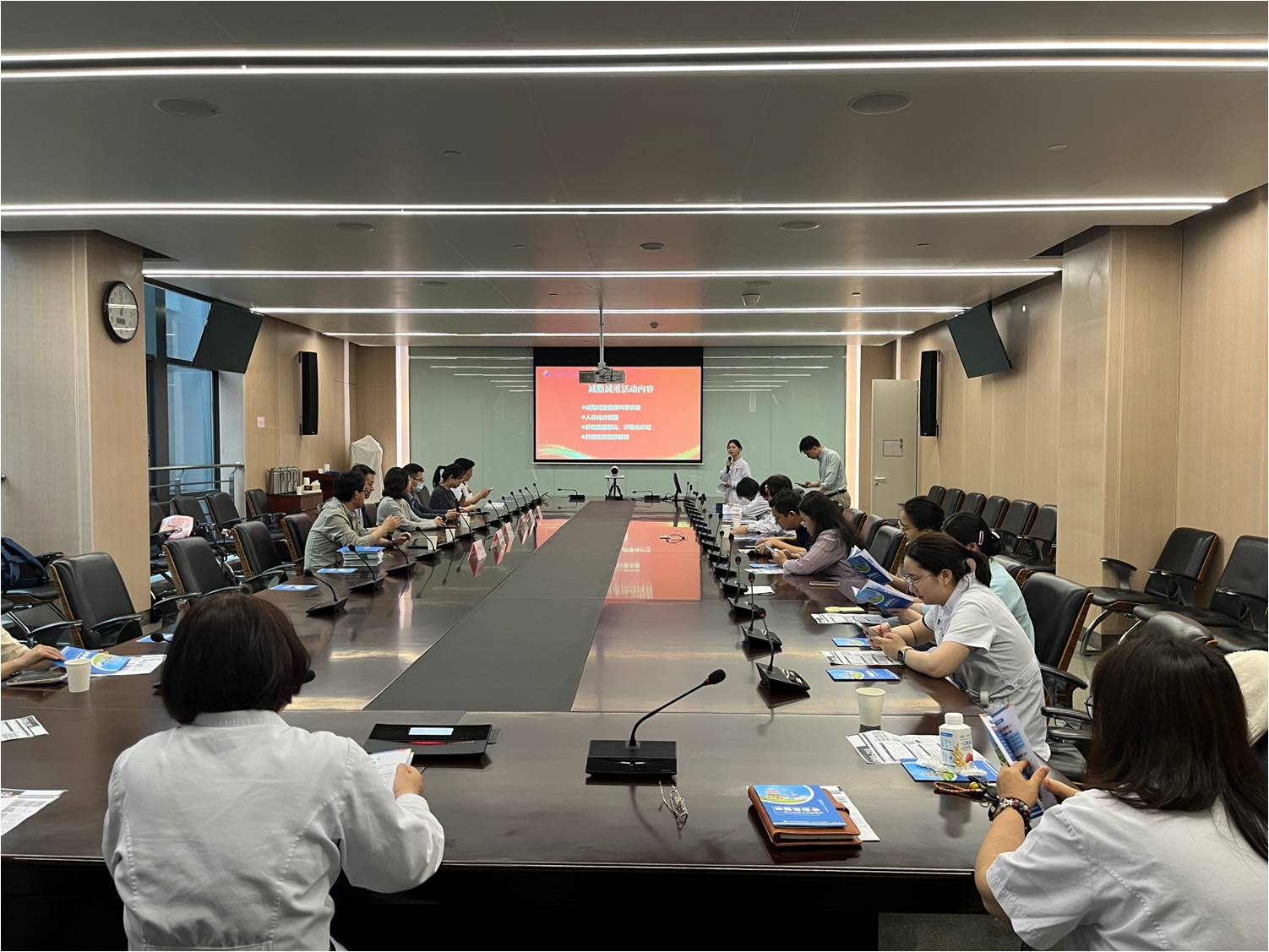 开场.jpg 开场.jpg